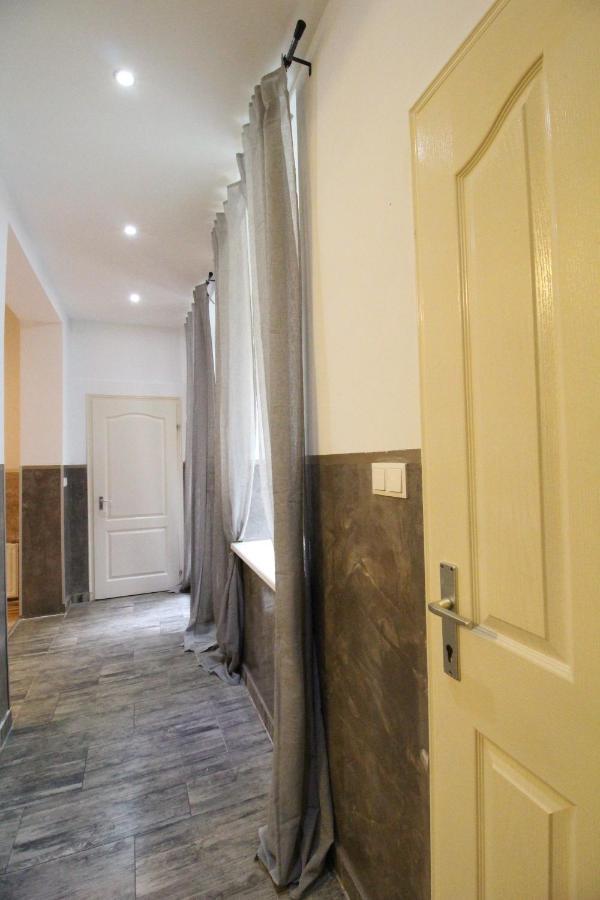 Family Quad Room Rf Vienna Exterior photo