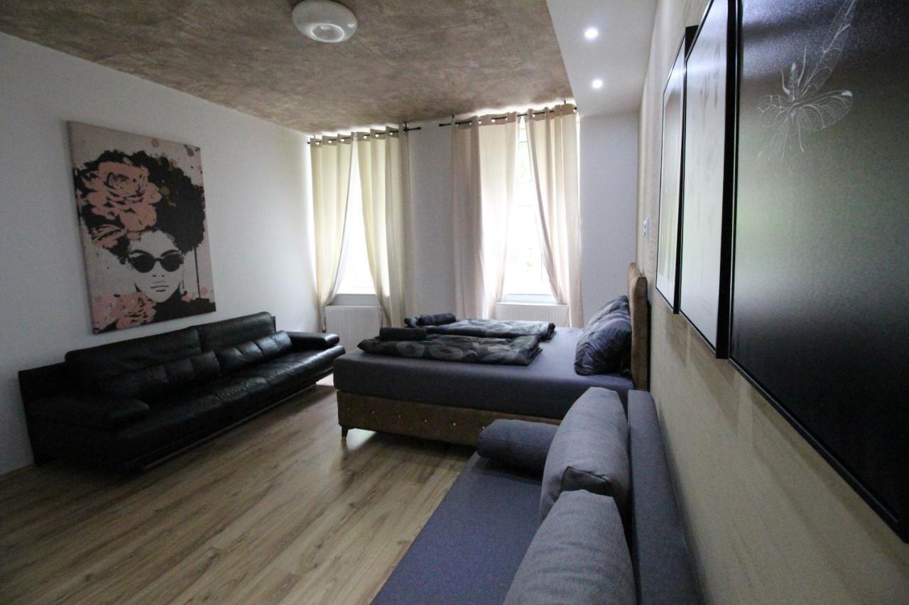 Family Quad Room Rf Vienna Exterior photo