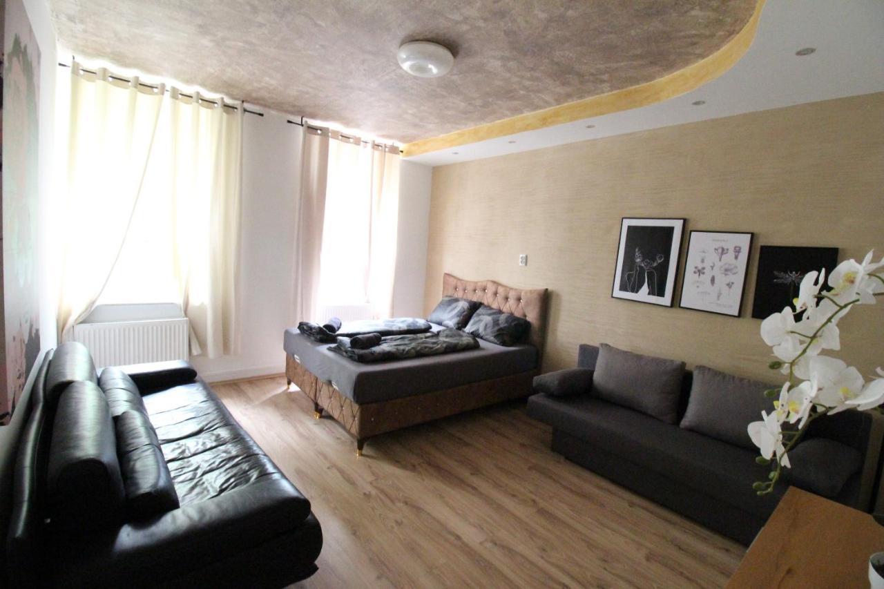 Family Quad Room Rf Vienna Exterior photo